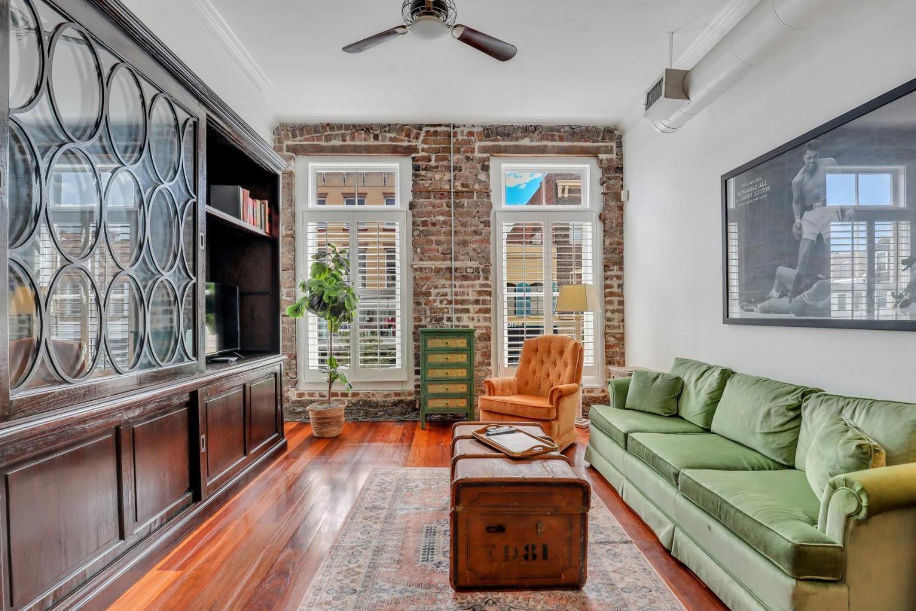 Knockout Loft- Near Plant Riverside Apartamento